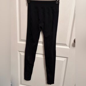 AUROLA LEGGINGS. Like new. Black